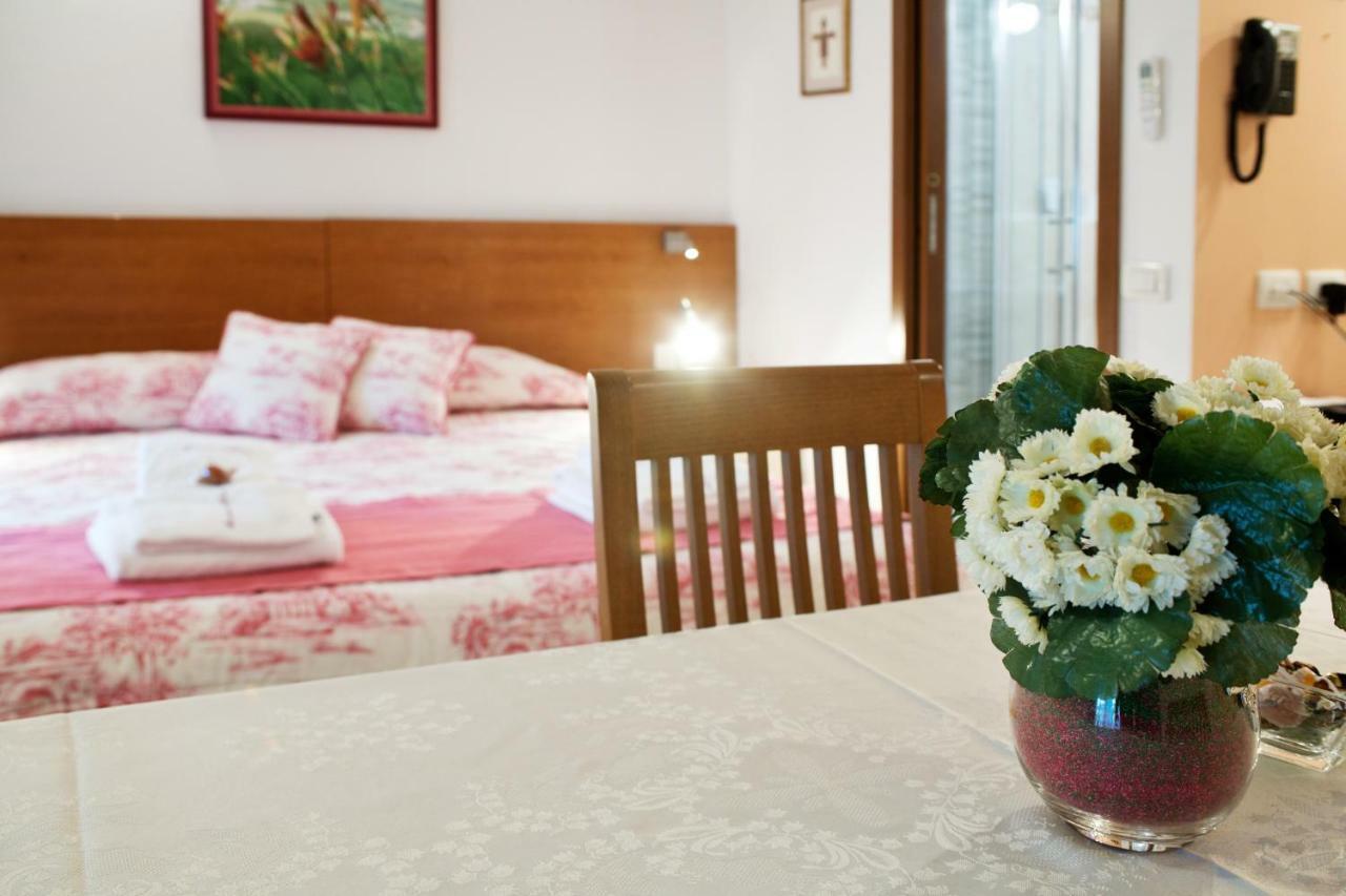 B&B La Casa Di Rosa Vago Eksteriør bilde