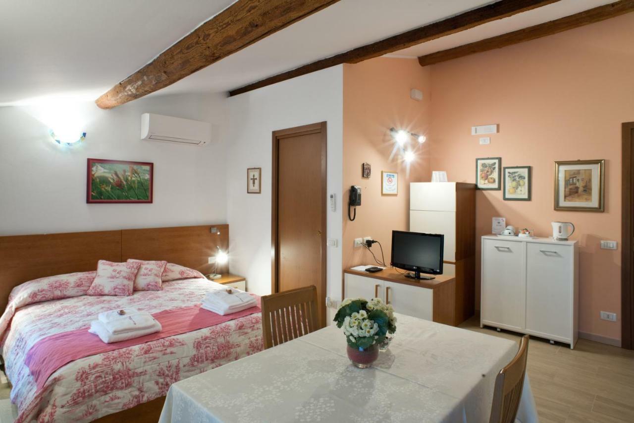 B&B La Casa Di Rosa Vago Eksteriør bilde